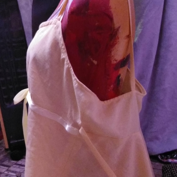 Fun sunshine yellow tanktop - Picture 2 of 2